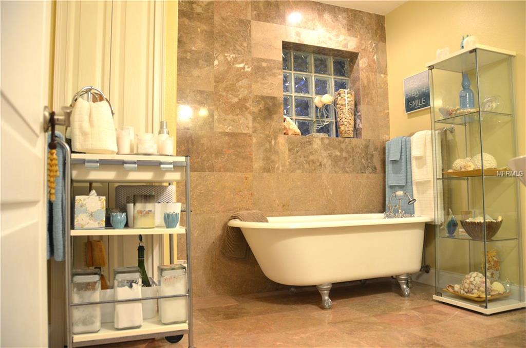 585 SUMMERWOOD DRIVE, MINNEOLA, Florida 34715, 4 Bedrooms Bedrooms, 9 Rooms Rooms,3 BathroomsBathrooms,Residential,For sale,SUMMERWOOD,O5530965