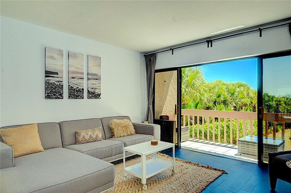 450 BEACH ROAD, SARASOTA, Florida 34242, 3 Bedrooms Bedrooms, 3 Rooms Rooms,2 BathroomsBathrooms,Residential,For sale,BEACH,A4206115