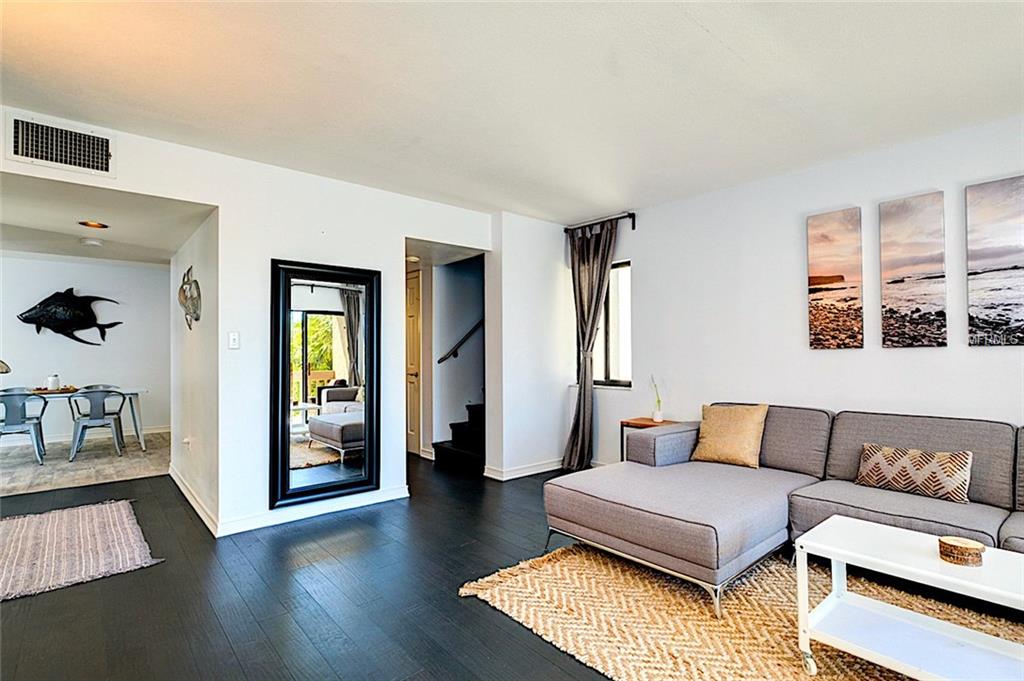 450 BEACH ROAD, SARASOTA, Florida 34242, 3 Bedrooms Bedrooms, 3 Rooms Rooms,2 BathroomsBathrooms,Residential,For sale,BEACH,A4206115