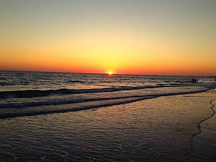 450 BEACH ROAD, SARASOTA, Florida 34242, 3 Bedrooms Bedrooms, 3 Rooms Rooms,2 BathroomsBathrooms,Residential,For sale,BEACH,A4206115