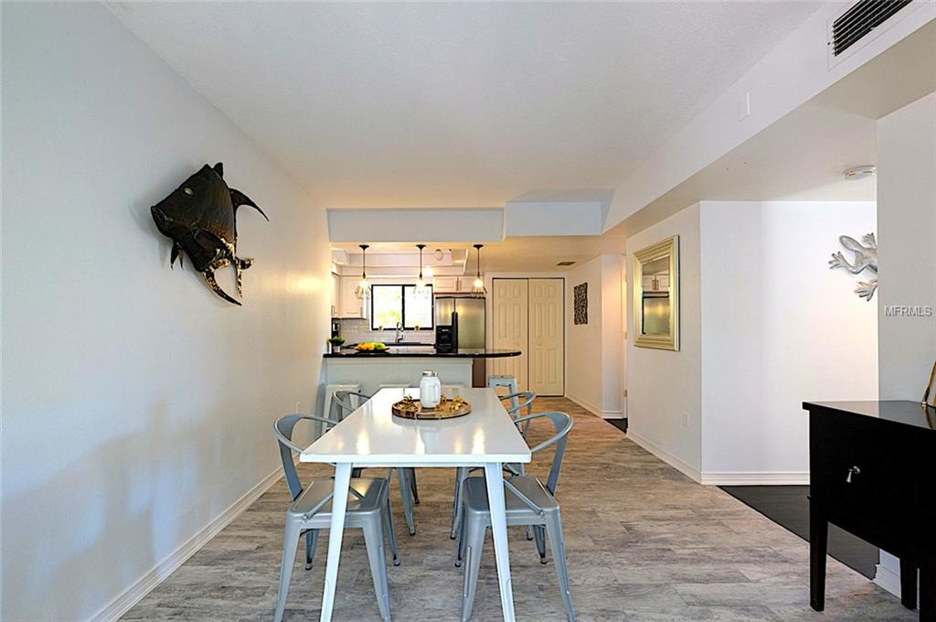 450 BEACH ROAD, SARASOTA, Florida 34242, 3 Bedrooms Bedrooms, 3 Rooms Rooms,2 BathroomsBathrooms,Residential,For sale,BEACH,A4206115