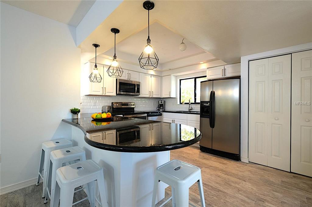 450 BEACH ROAD, SARASOTA, Florida 34242, 3 Bedrooms Bedrooms, 3 Rooms Rooms,2 BathroomsBathrooms,Residential,For sale,BEACH,A4206115