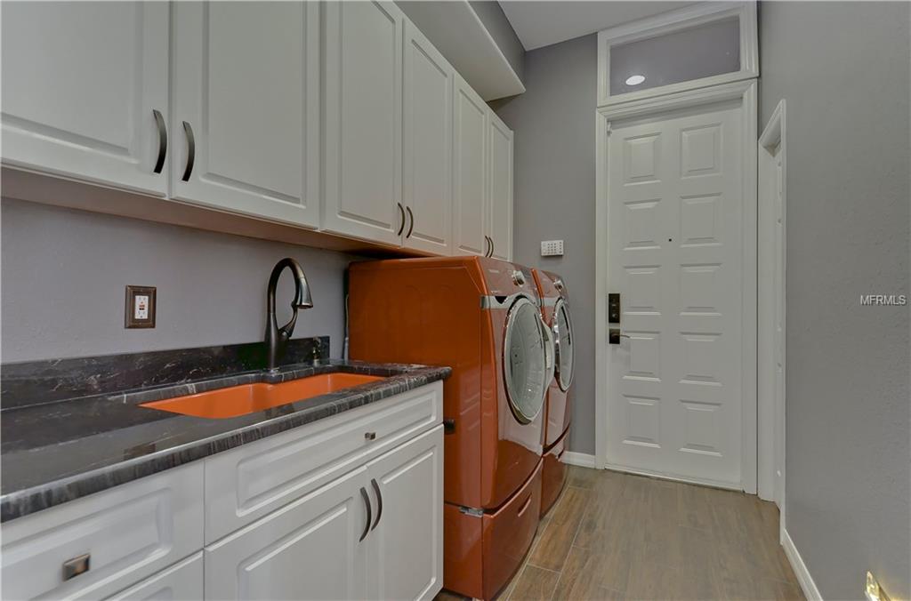 10710 ARROWHEAD LAKE COURT, THONOTOSASSA, Florida 33592, 4 Bedrooms Bedrooms, 6 Rooms Rooms,3 BathroomsBathrooms,Residential,For sale,ARROWHEAD LAKE,A4206701