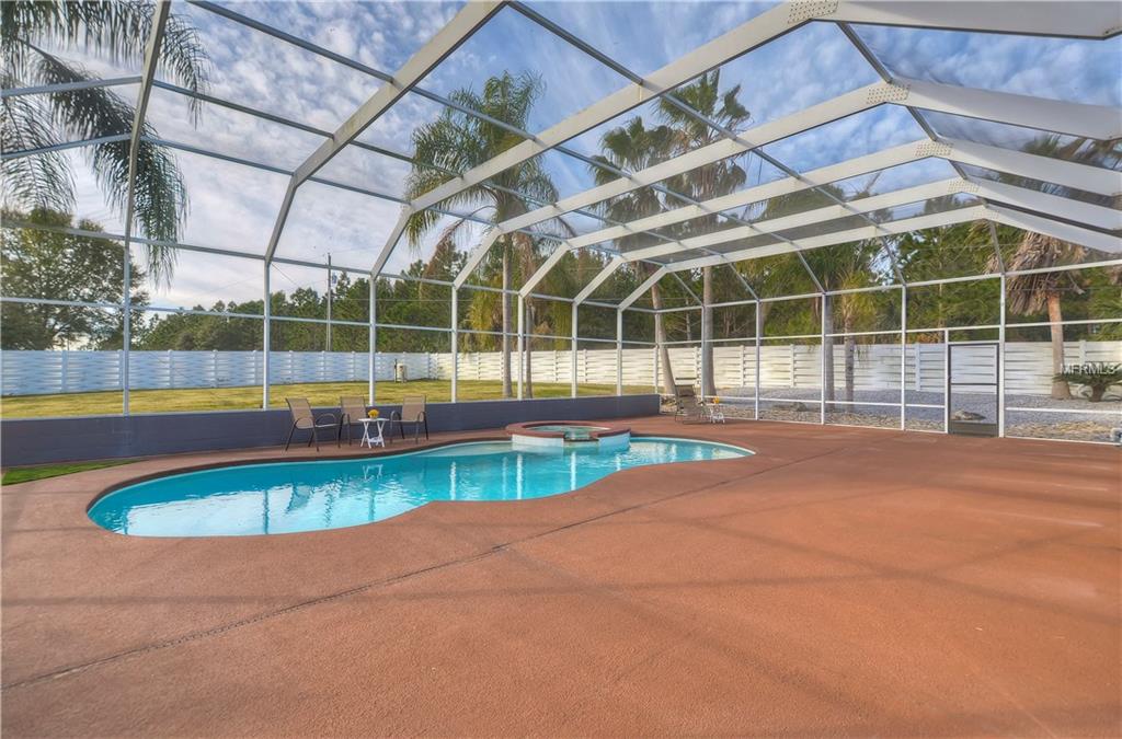 10710 ARROWHEAD LAKE COURT, THONOTOSASSA, Florida 33592, 4 Bedrooms Bedrooms, 6 Rooms Rooms,3 BathroomsBathrooms,Residential,For sale,ARROWHEAD LAKE,A4206701