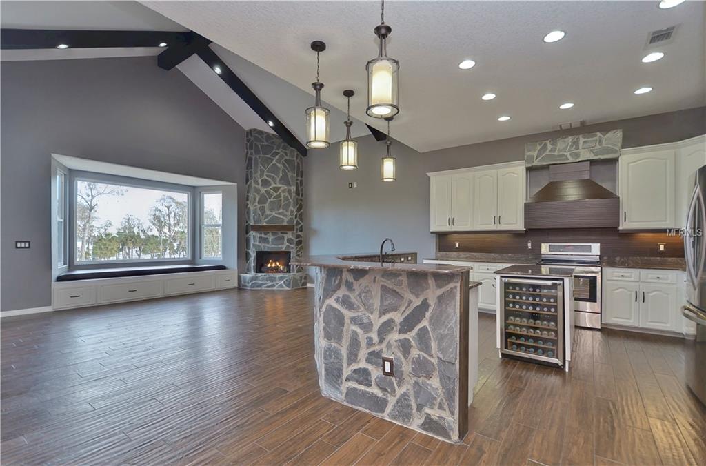 10710 ARROWHEAD LAKE COURT, THONOTOSASSA, Florida 33592, 4 Bedrooms Bedrooms, 6 Rooms Rooms,3 BathroomsBathrooms,Residential,For sale,ARROWHEAD LAKE,A4206701