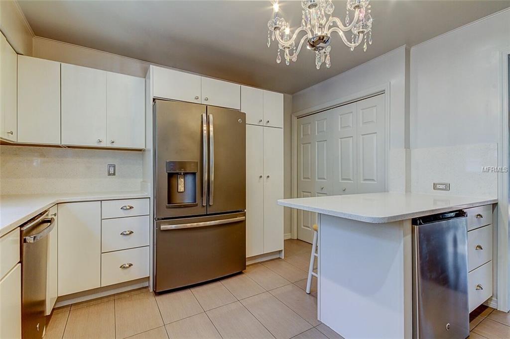 2914 W BAYSHORE COURT, TAMPA, Florida 33611, 3 Bedrooms Bedrooms, 7 Rooms Rooms,3 BathroomsBathrooms,Residential,For sale,BAYSHORE,T2925637