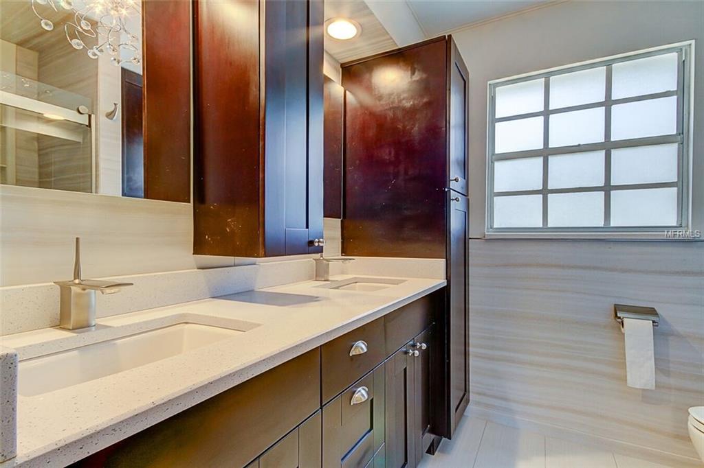 2914 W BAYSHORE COURT, TAMPA, Florida 33611, 3 Bedrooms Bedrooms, 7 Rooms Rooms,3 BathroomsBathrooms,Residential,For sale,BAYSHORE,T2925637