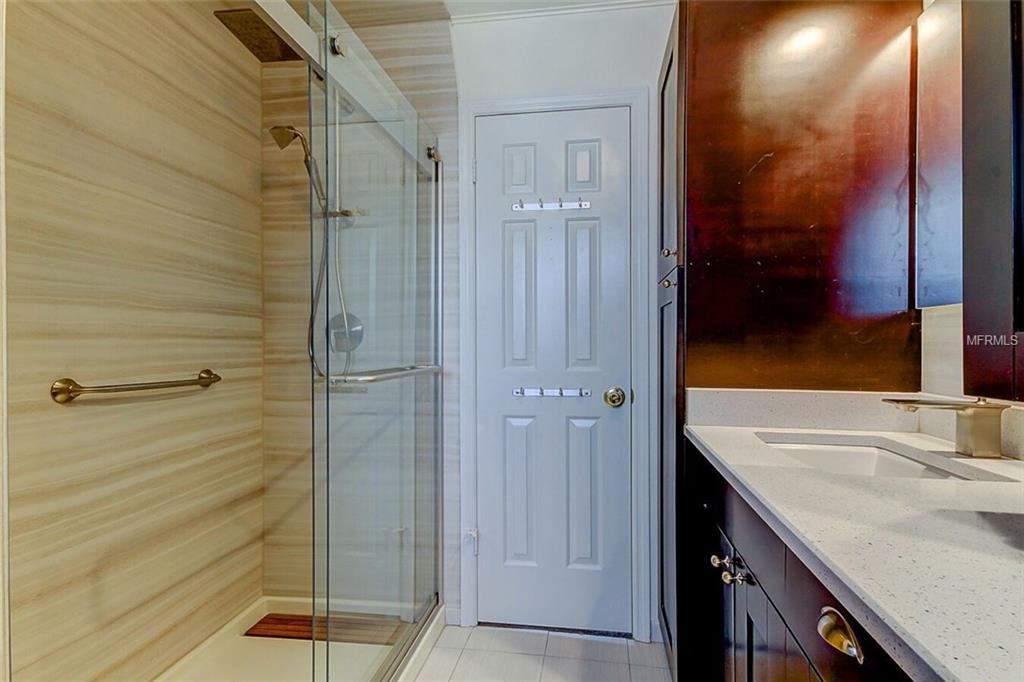 2914 W BAYSHORE COURT, TAMPA, Florida 33611, 3 Bedrooms Bedrooms, 7 Rooms Rooms,3 BathroomsBathrooms,Residential,For sale,BAYSHORE,T2925637