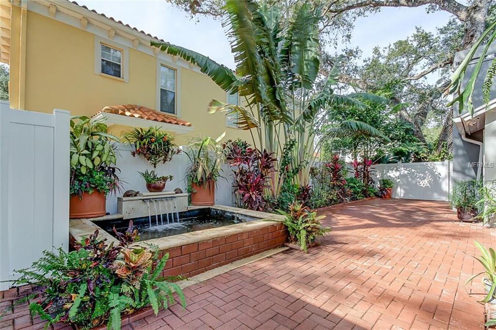 2914 W BAYSHORE COURT, TAMPA, Florida 33611, 3 Bedrooms Bedrooms, 7 Rooms Rooms,3 BathroomsBathrooms,Residential,For sale,BAYSHORE,T2925637