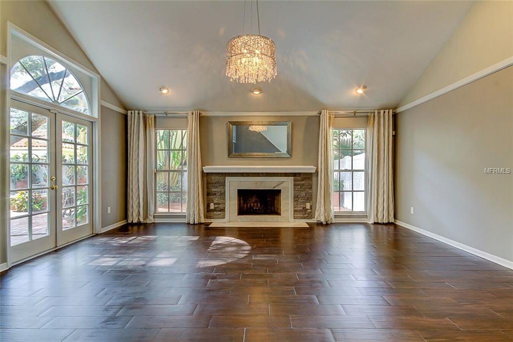 2914 W BAYSHORE COURT, TAMPA, Florida 33611, 3 Bedrooms Bedrooms, 7 Rooms Rooms,3 BathroomsBathrooms,Residential,For sale,BAYSHORE,T2925637