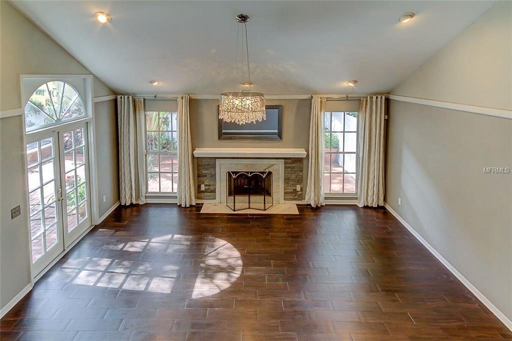 2914 W BAYSHORE COURT, TAMPA, Florida 33611, 3 Bedrooms Bedrooms, 7 Rooms Rooms,3 BathroomsBathrooms,Residential,For sale,BAYSHORE,T2925637