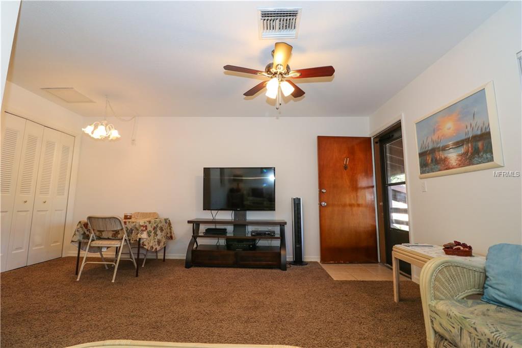 9 QUAILS RUN BOULEVARD, ENGLEWOOD, Florida 34223, 1 Bedroom Bedrooms, 5 Rooms Rooms,1 BathroomBathrooms,Residential,For sale,QUAILS RUN,D5922826