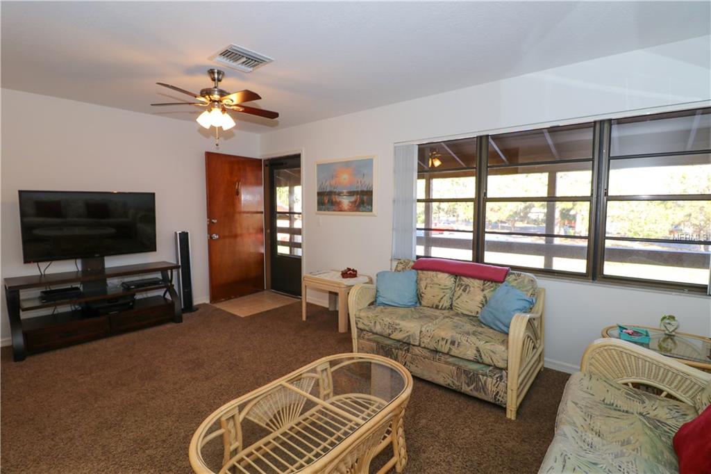 9 QUAILS RUN BOULEVARD, ENGLEWOOD, Florida 34223, 1 Bedroom Bedrooms, 5 Rooms Rooms,1 BathroomBathrooms,Residential,For sale,QUAILS RUN,D5922826