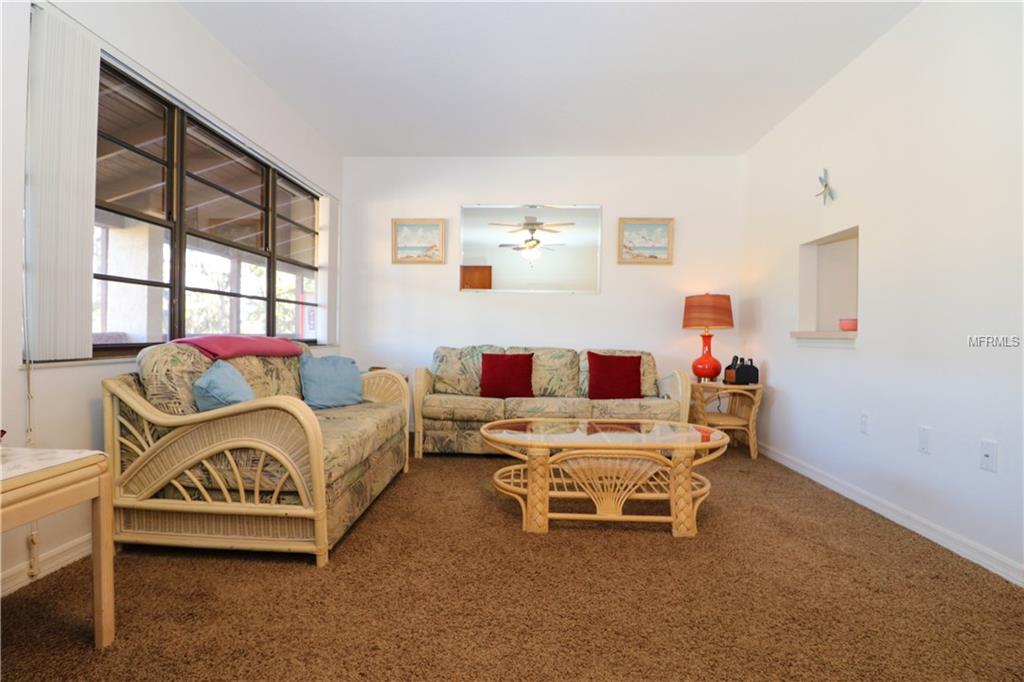 9 QUAILS RUN BOULEVARD, ENGLEWOOD, Florida 34223, 1 Bedroom Bedrooms, 5 Rooms Rooms,1 BathroomBathrooms,Residential,For sale,QUAILS RUN,D5922826