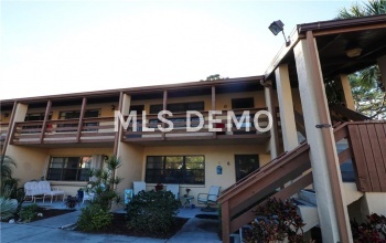 9 QUAILS RUN BOULEVARD, ENGLEWOOD, Florida 34223, 1 Bedroom Bedrooms, 5 Rooms Rooms,1 BathroomBathrooms,Residential,For sale,QUAILS RUN,D5922826