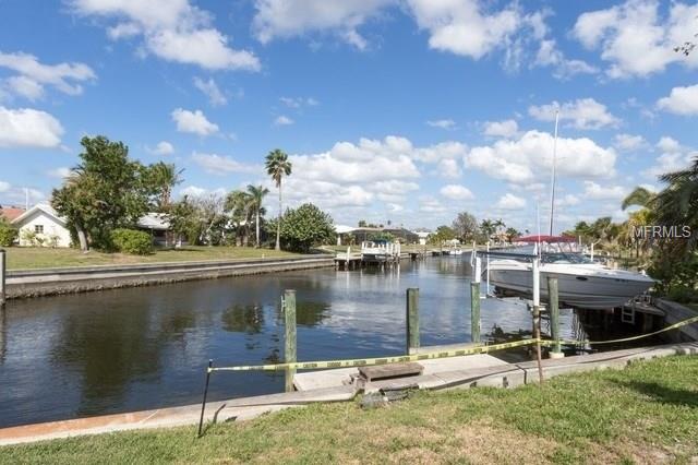 2330 PALM TREE DRIVE, PUNTA GORDA, Florida 33950, 2 Bedrooms Bedrooms, 3 Rooms Rooms,2 BathroomsBathrooms,Residential,For sale,PALM TREE,O5561193