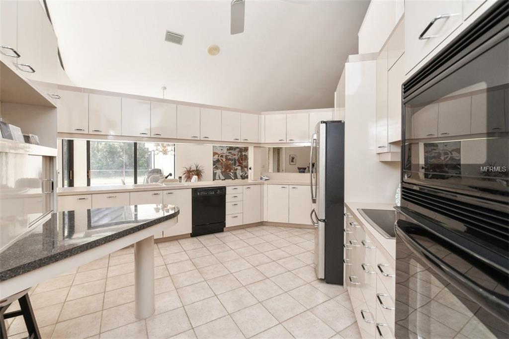 7410 PEARLBUSH LANE, SARASOTA, Florida 34241, 3 Bedrooms Bedrooms, 11 Rooms Rooms,3 BathroomsBathrooms,Residential,For sale,PEARLBUSH,A4199029