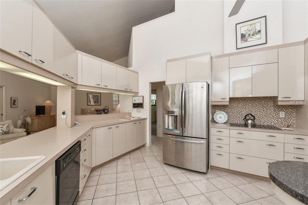 7410 PEARLBUSH LANE, SARASOTA, Florida 34241, 3 Bedrooms Bedrooms, 11 Rooms Rooms,3 BathroomsBathrooms,Residential,For sale,PEARLBUSH,A4199029