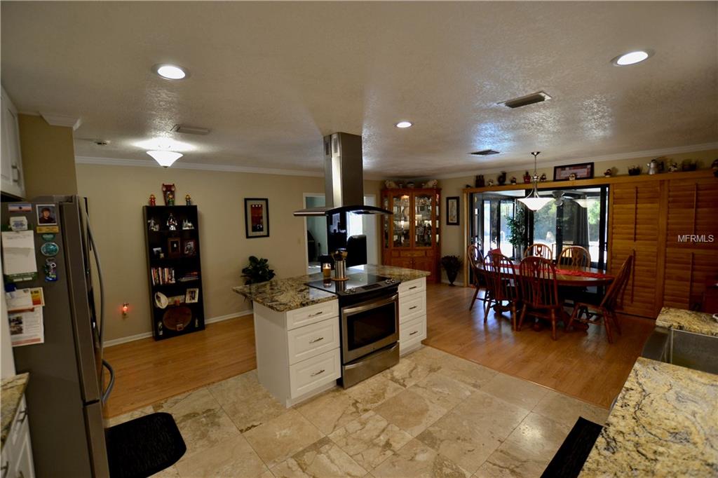 12542 137TH STREET N, LARGO, Florida 33774, 3 Bedrooms Bedrooms, 8 Rooms Rooms,2 BathroomsBathrooms,Residential,For sale,137TH,U7840534