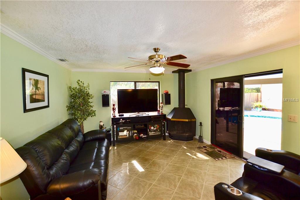 12542 137TH STREET N, LARGO, Florida 33774, 3 Bedrooms Bedrooms, 8 Rooms Rooms,2 BathroomsBathrooms,Residential,For sale,137TH,U7840534