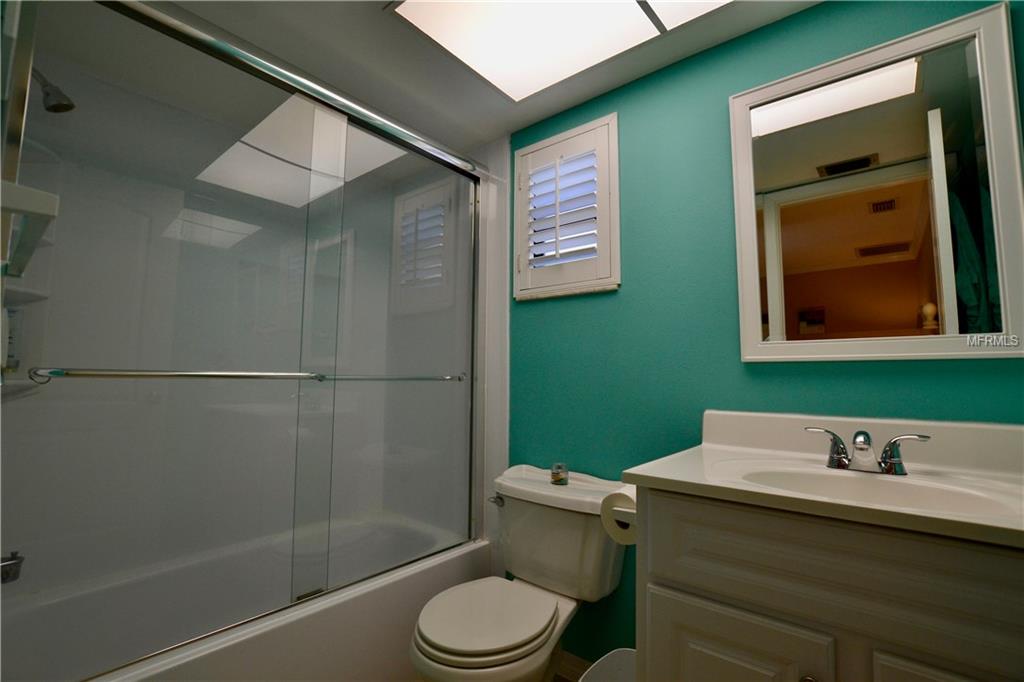 12542 137TH STREET N, LARGO, Florida 33774, 3 Bedrooms Bedrooms, 8 Rooms Rooms,2 BathroomsBathrooms,Residential,For sale,137TH,U7840534