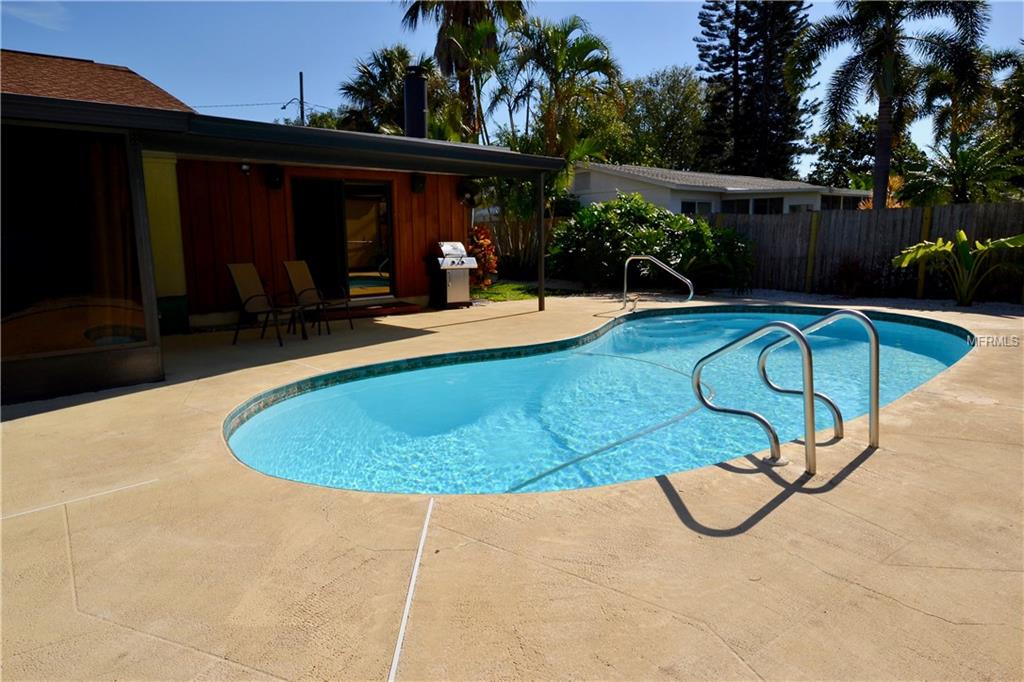 12542 137TH STREET N, LARGO, Florida 33774, 3 Bedrooms Bedrooms, 8 Rooms Rooms,2 BathroomsBathrooms,Residential,For sale,137TH,U7840534