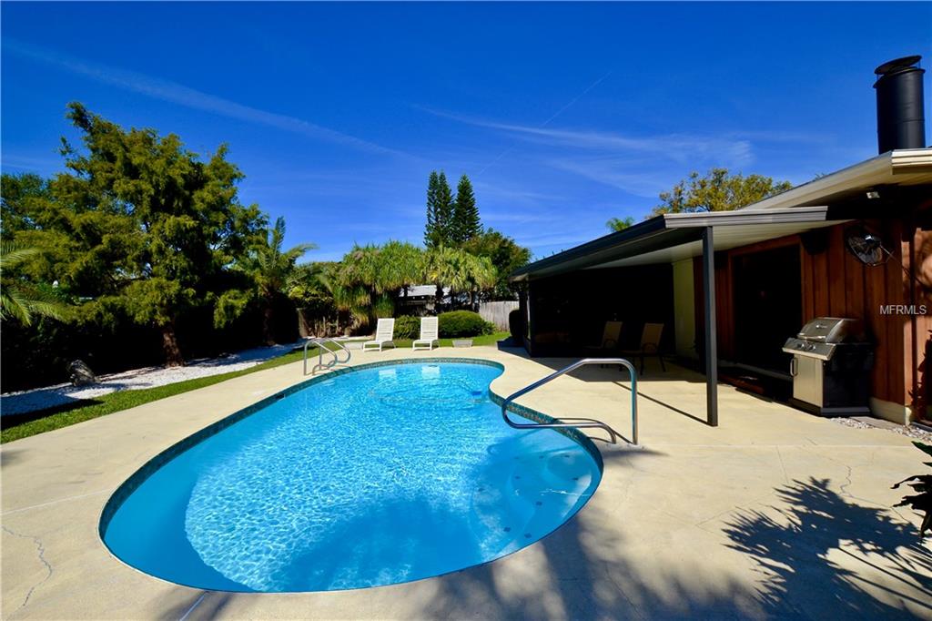 12542 137TH STREET N, LARGO, Florida 33774, 3 Bedrooms Bedrooms, 8 Rooms Rooms,2 BathroomsBathrooms,Residential,For sale,137TH,U7840534