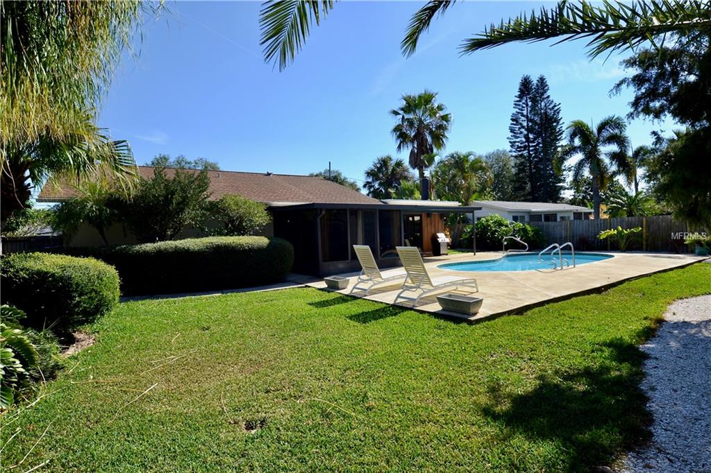 12542 137TH STREET N, LARGO, Florida 33774, 3 Bedrooms Bedrooms, 8 Rooms Rooms,2 BathroomsBathrooms,Residential,For sale,137TH,U7840534