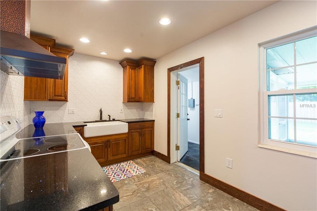 2320 51ST AVENUE E, BRADENTON, Florida 34203, 3 Bedrooms Bedrooms, 7 Rooms Rooms,2 BathroomsBathrooms,Residential,For sale,51ST,A4204581