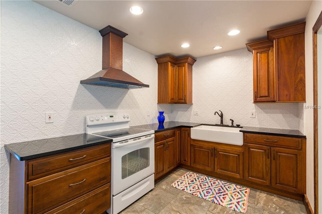 2320 51ST AVENUE E, BRADENTON, Florida 34203, 3 Bedrooms Bedrooms, 7 Rooms Rooms,2 BathroomsBathrooms,Residential,For sale,51ST,A4204581