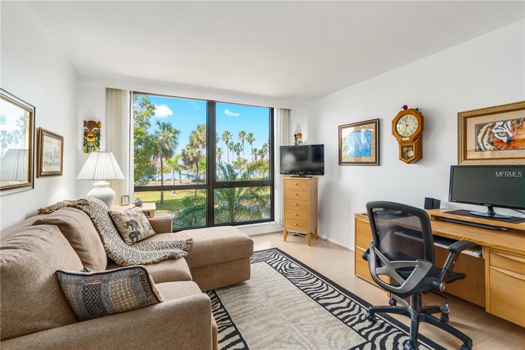 707 S GULFSTREAM AVENUE, SARASOTA, Florida 34236, 2 Bedrooms Bedrooms, 5 Rooms Rooms,2 BathroomsBathrooms,Residential,For sale,GULFSTREAM,A4208256