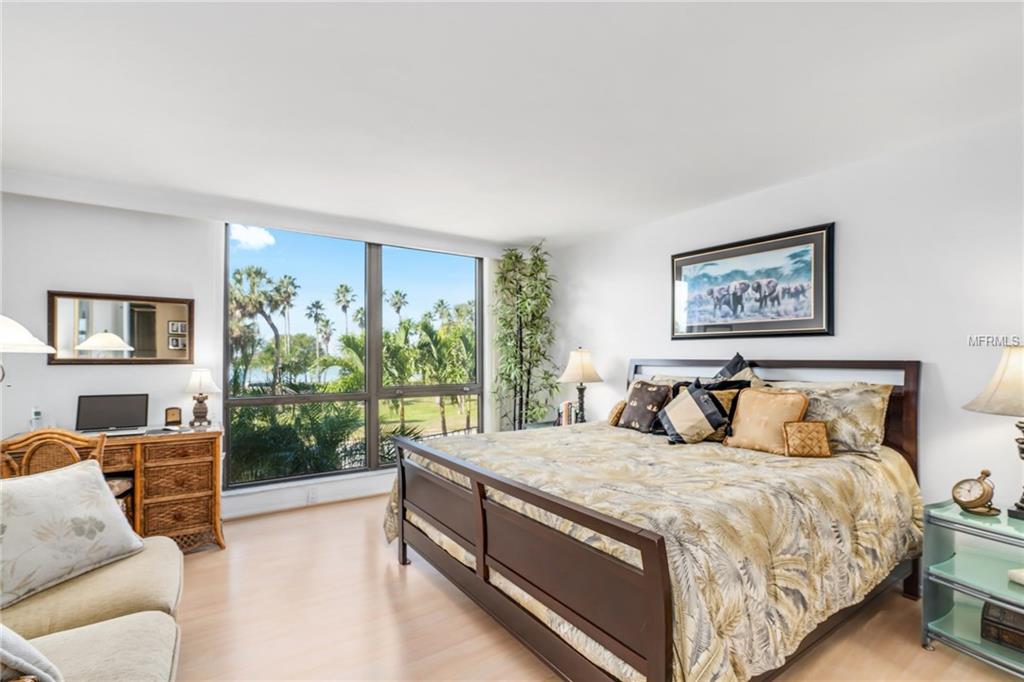 707 S GULFSTREAM AVENUE, SARASOTA, Florida 34236, 2 Bedrooms Bedrooms, 5 Rooms Rooms,2 BathroomsBathrooms,Residential,For sale,GULFSTREAM,A4208256