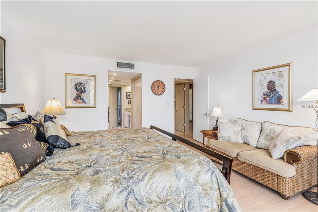 707 S GULFSTREAM AVENUE, SARASOTA, Florida 34236, 2 Bedrooms Bedrooms, 5 Rooms Rooms,2 BathroomsBathrooms,Residential,For sale,GULFSTREAM,A4208256