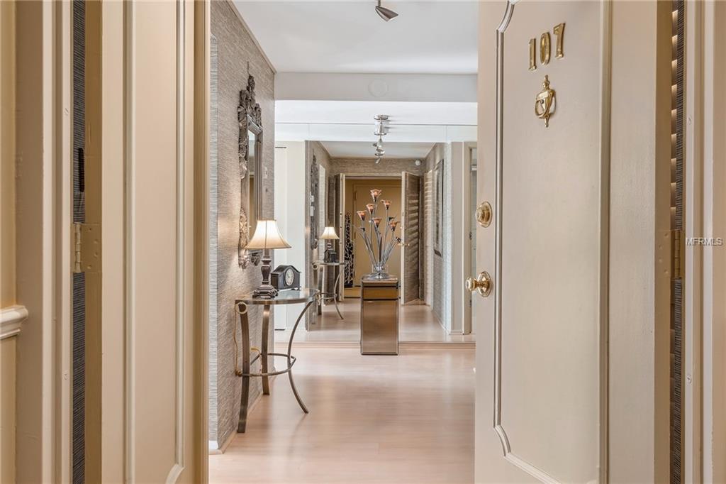 707 S GULFSTREAM AVENUE, SARASOTA, Florida 34236, 2 Bedrooms Bedrooms, 5 Rooms Rooms,2 BathroomsBathrooms,Residential,For sale,GULFSTREAM,A4208256