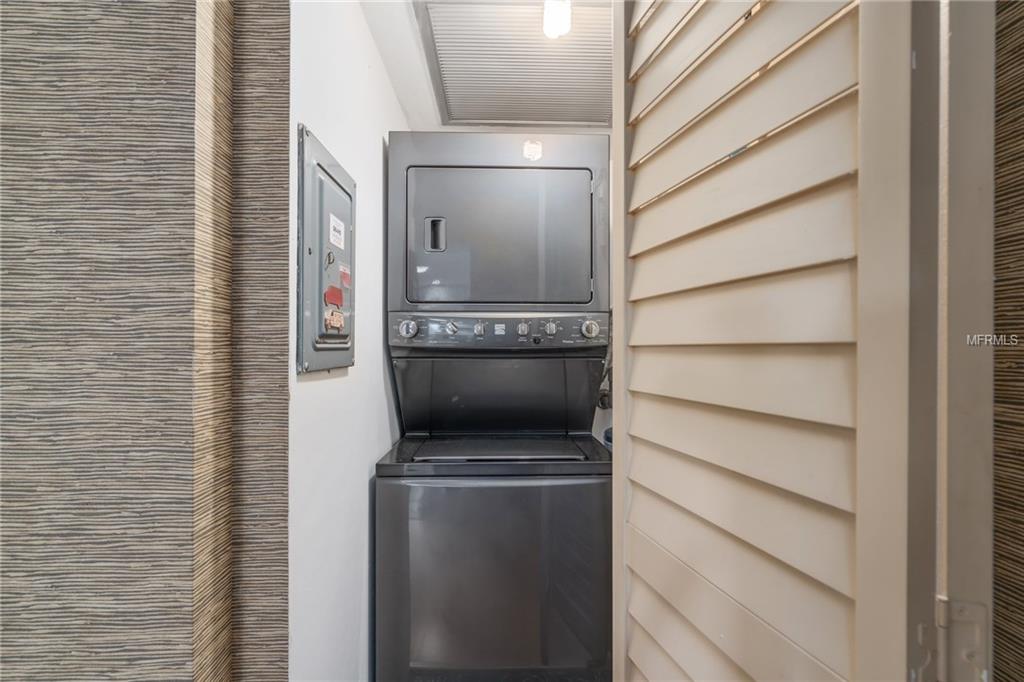 707 S GULFSTREAM AVENUE, SARASOTA, Florida 34236, 2 Bedrooms Bedrooms, 5 Rooms Rooms,2 BathroomsBathrooms,Residential,For sale,GULFSTREAM,A4208256