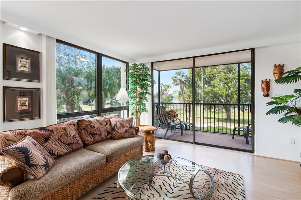 707 S GULFSTREAM AVENUE, SARASOTA, Florida 34236, 2 Bedrooms Bedrooms, 5 Rooms Rooms,2 BathroomsBathrooms,Residential,For sale,GULFSTREAM,A4208256