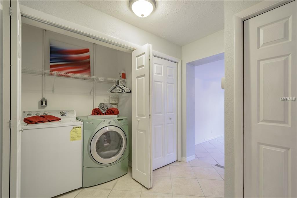 2640 REGATTA DRIVE, SARASOTA, Florida 34231, 2 Bedrooms Bedrooms, 8 Rooms Rooms,2 BathroomsBathrooms,Residential,For sale,REGATTA,A4208611