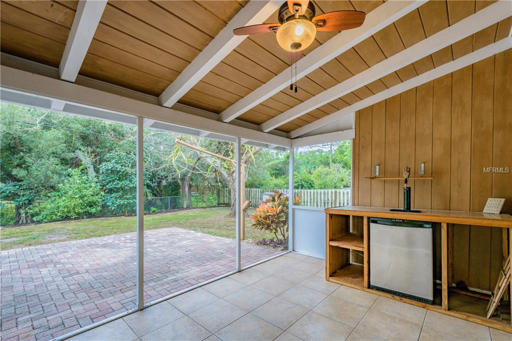 2640 REGATTA DRIVE, SARASOTA, Florida 34231, 2 Bedrooms Bedrooms, 8 Rooms Rooms,2 BathroomsBathrooms,Residential,For sale,REGATTA,A4208611