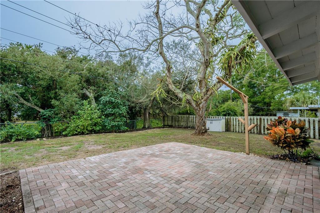 2640 REGATTA DRIVE, SARASOTA, Florida 34231, 2 Bedrooms Bedrooms, 8 Rooms Rooms,2 BathroomsBathrooms,Residential,For sale,REGATTA,A4208611