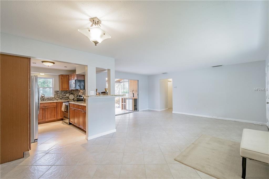 2640 REGATTA DRIVE, SARASOTA, Florida 34231, 2 Bedrooms Bedrooms, 8 Rooms Rooms,2 BathroomsBathrooms,Residential,For sale,REGATTA,A4208611