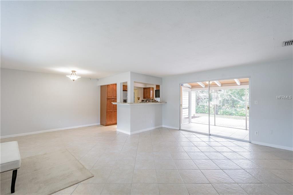 2640 REGATTA DRIVE, SARASOTA, Florida 34231, 2 Bedrooms Bedrooms, 8 Rooms Rooms,2 BathroomsBathrooms,Residential,For sale,REGATTA,A4208611