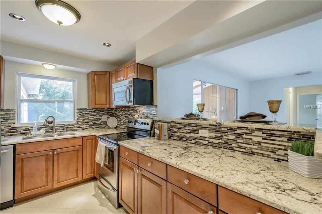 2640 REGATTA DRIVE, SARASOTA, Florida 34231, 2 Bedrooms Bedrooms, 8 Rooms Rooms,2 BathroomsBathrooms,Residential,For sale,REGATTA,A4208611