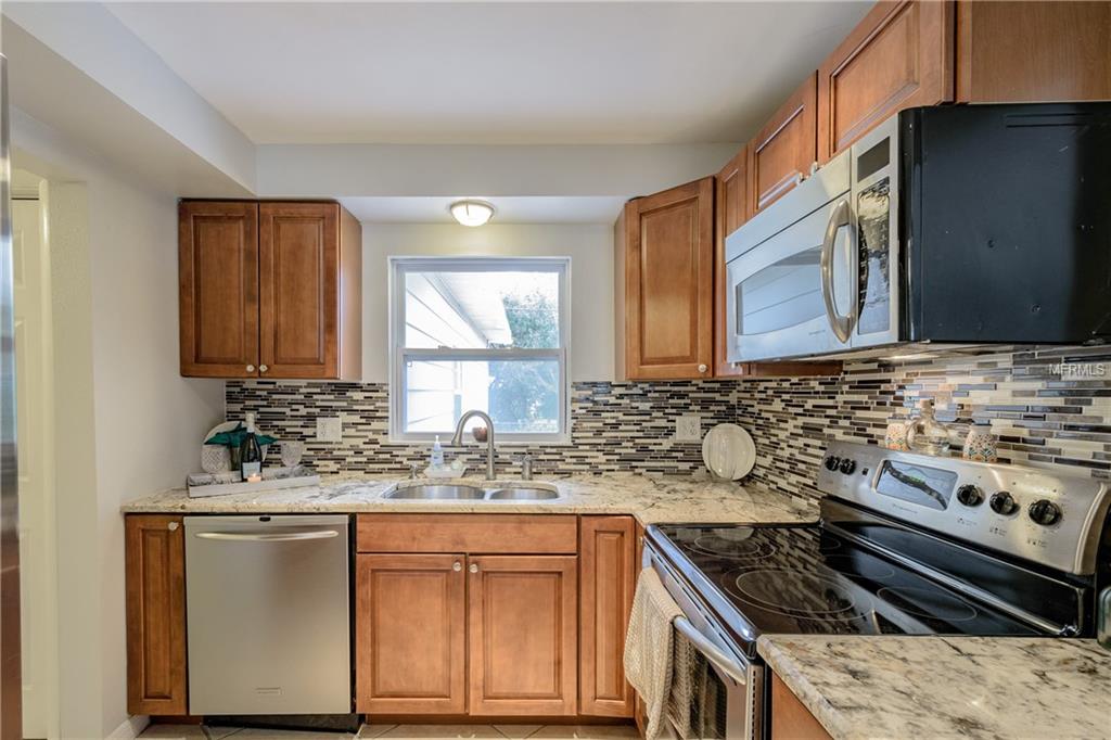 2640 REGATTA DRIVE, SARASOTA, Florida 34231, 2 Bedrooms Bedrooms, 8 Rooms Rooms,2 BathroomsBathrooms,Residential,For sale,REGATTA,A4208611