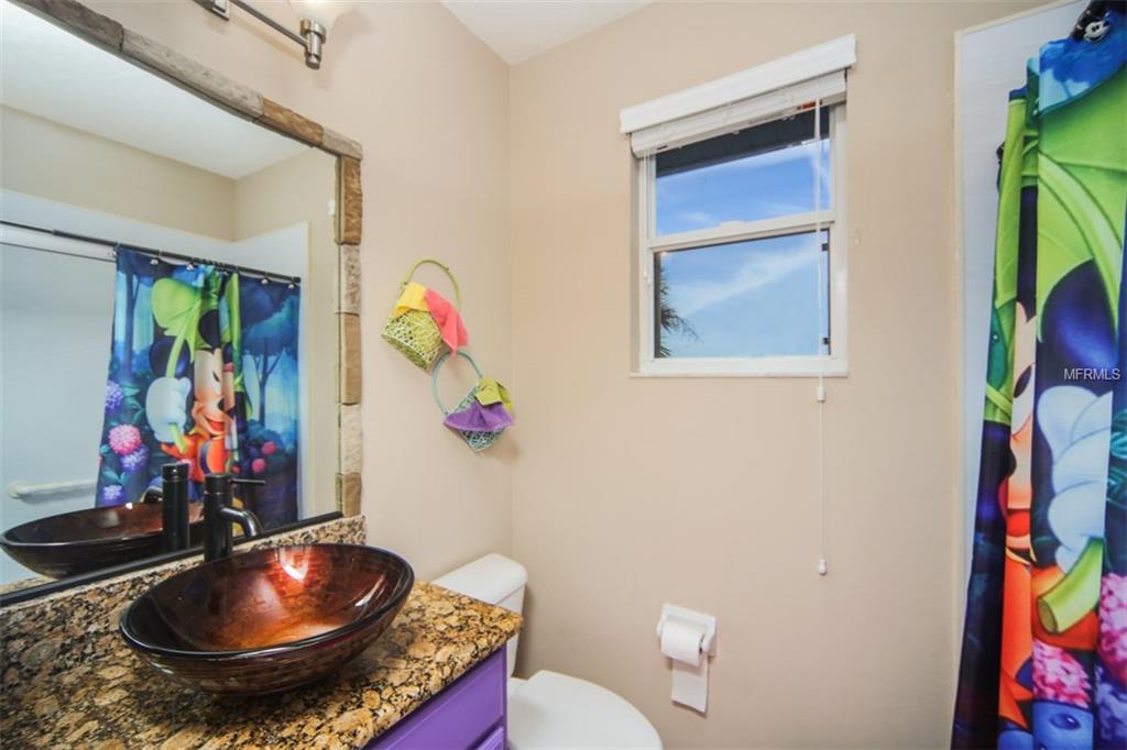 6136 9TH AVENUE CIRCLE NE, BRADENTON, Florida 34212, 5 Bedrooms Bedrooms, 9 Rooms Rooms,3 BathroomsBathrooms,Residential,For sale,9TH AVENUE,A4209208