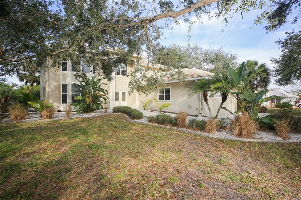 6136 9TH AVENUE CIRCLE NE, BRADENTON, Florida 34212, 5 Bedrooms Bedrooms, 9 Rooms Rooms,3 BathroomsBathrooms,Residential,For sale,9TH AVENUE,A4209208