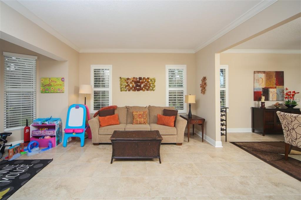 6136 9TH AVENUE CIRCLE NE, BRADENTON, Florida 34212, 5 Bedrooms Bedrooms, 9 Rooms Rooms,3 BathroomsBathrooms,Residential,For sale,9TH AVENUE,A4209208