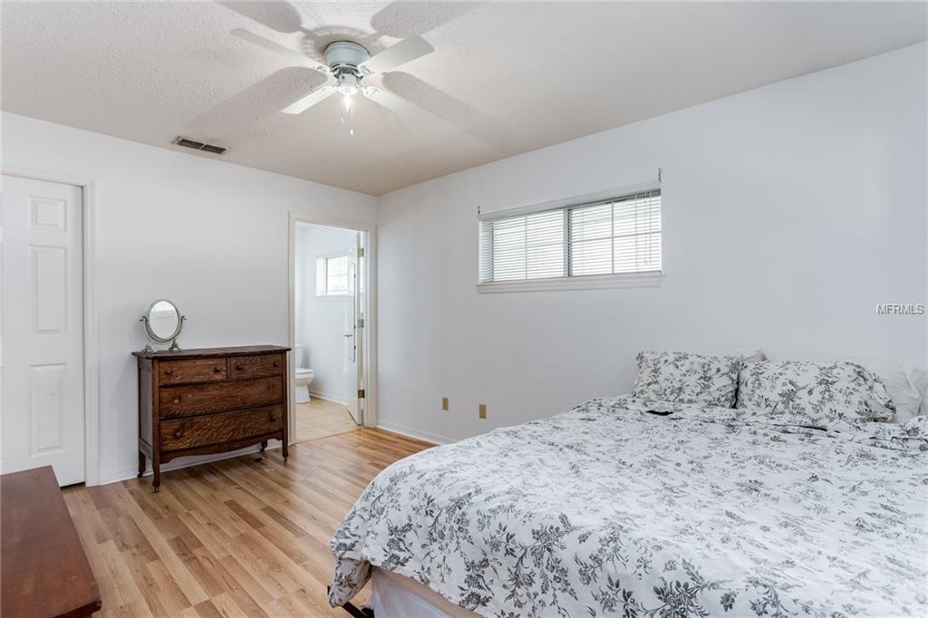 1019 LAKE ELSIE DRIVE, TAVARES, Florida 32778, 3 Bedrooms Bedrooms, 6 Rooms Rooms,2 BathroomsBathrooms,Residential,For sale,LAKE ELSIE,G4852658