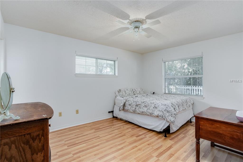 1019 LAKE ELSIE DRIVE, TAVARES, Florida 32778, 3 Bedrooms Bedrooms, 6 Rooms Rooms,2 BathroomsBathrooms,Residential,For sale,LAKE ELSIE,G4852658