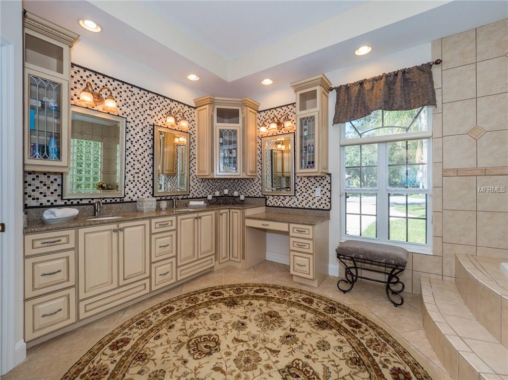 6915 CUMBERLAND TERRACE, UNIVERSITY PARK, Florida 34201, 4 Bedrooms Bedrooms, 8 Rooms Rooms,3 BathroomsBathrooms,Residential,For sale,CUMBERLAND,A4194368