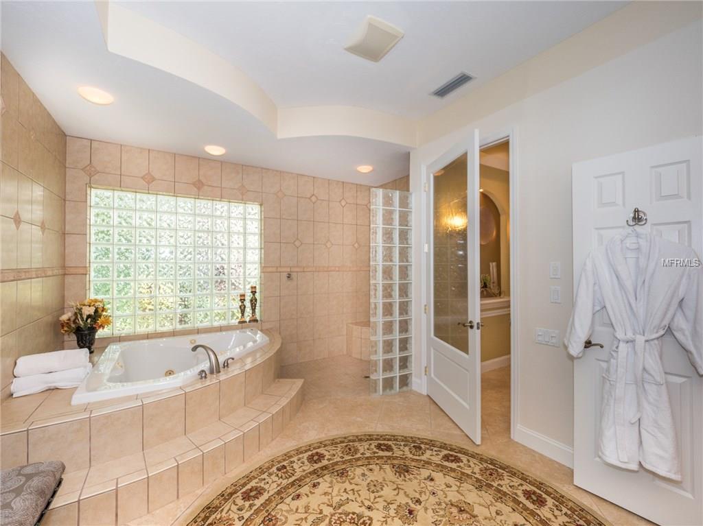 6915 CUMBERLAND TERRACE, UNIVERSITY PARK, Florida 34201, 4 Bedrooms Bedrooms, 8 Rooms Rooms,3 BathroomsBathrooms,Residential,For sale,CUMBERLAND,A4194368